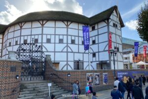The Queen's Walk in London: A Guide to the Southbank