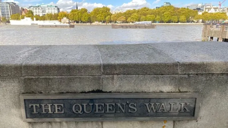queen's walk london