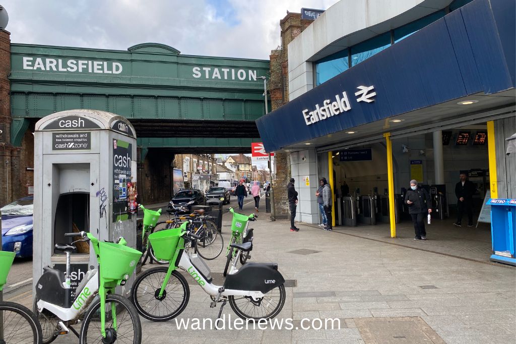 Earlsfield Station