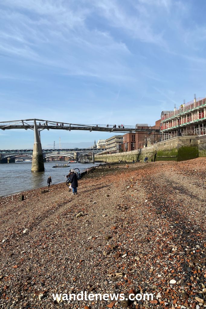 Thames foreshore under Millennium bridge