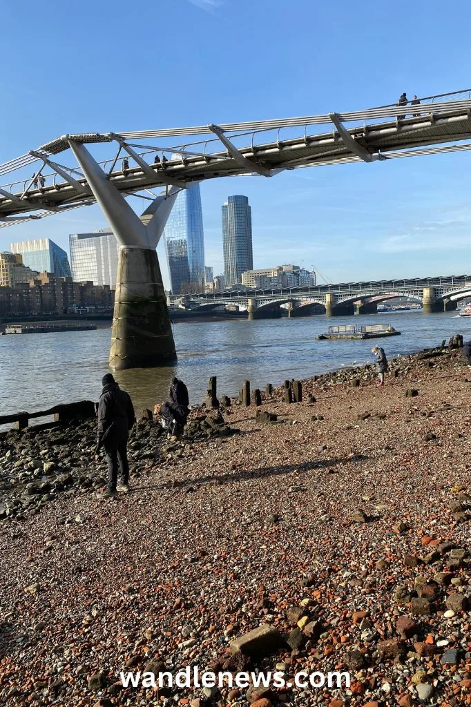 mudlarking tour