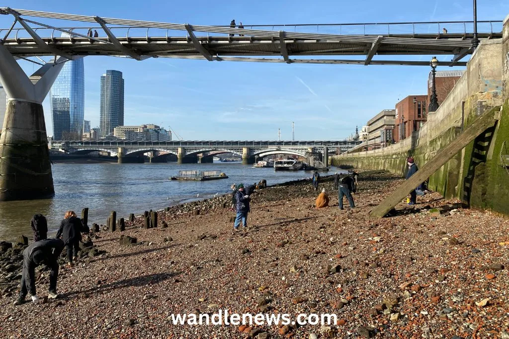 Thames foreshore under Millennium Bridge