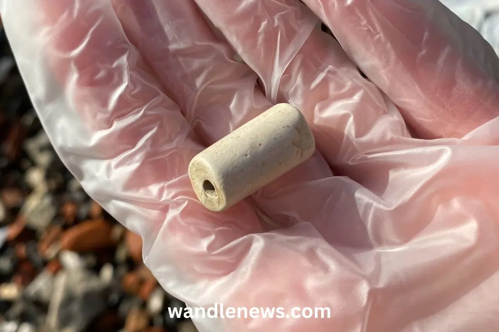 Clay pipe stem found on the Thames riverbed during my mudlarking experience