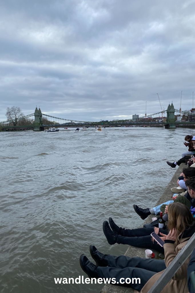 Boat race under Hammersmith Bridge