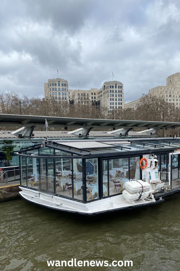 Dinner on the Thames