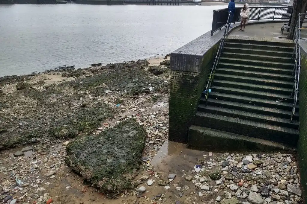 Thames Foreshore Access Points