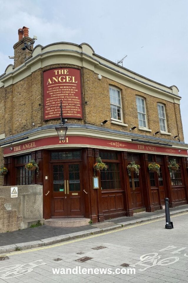 12 Old Pubs on the Thames in London (That are Worth Visiting!)