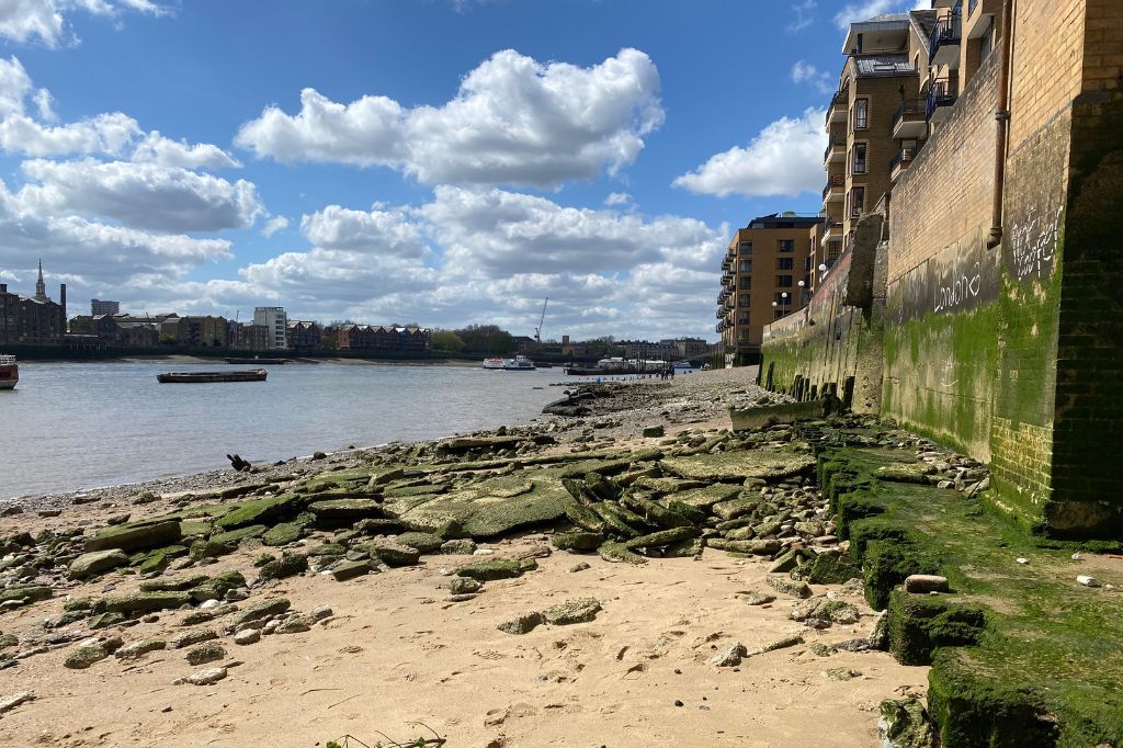 wapping beach