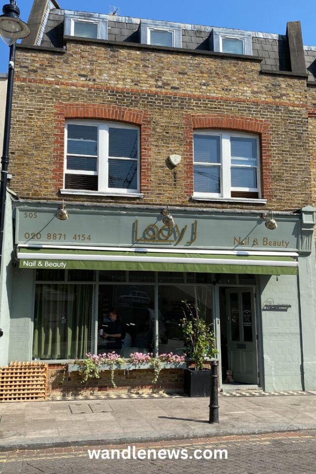 A Guide to Old York Road in Wandsworth (London, SW18)