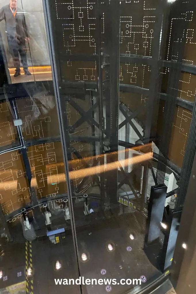 Glass elevator