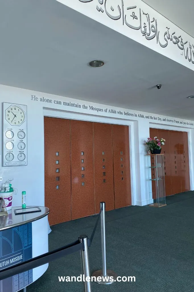 Inside Baitul Futuh