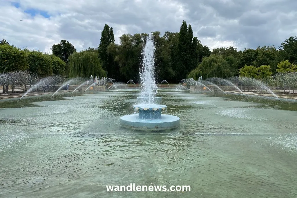 water fountain built in 1950s style