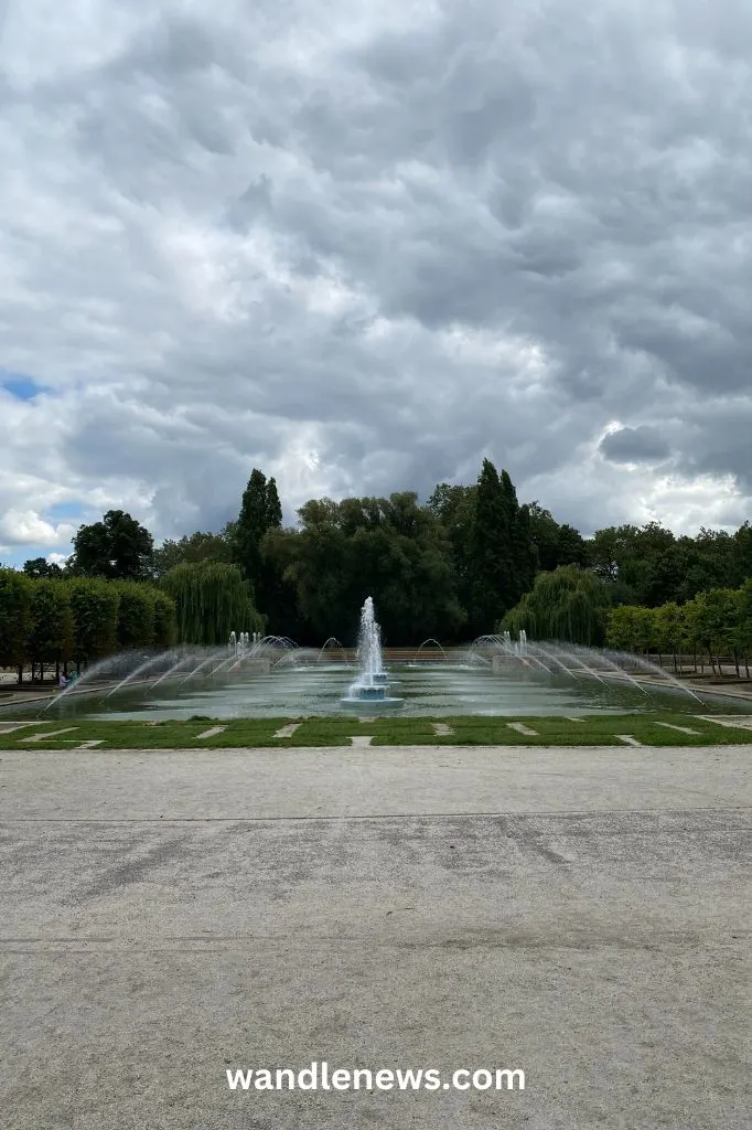 water fountain built in 1950s style