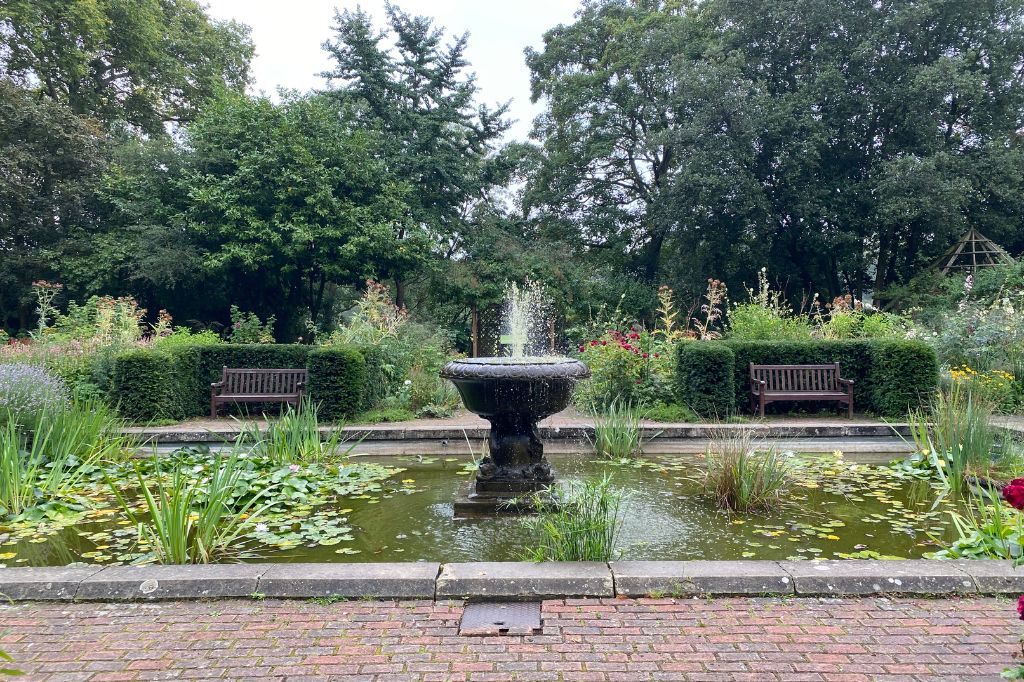 old english garden battersea park